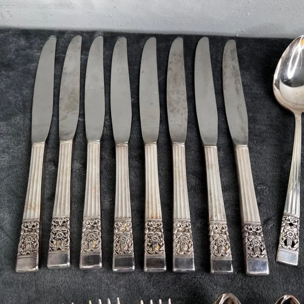 Oneida Community Silverplate Coronation Flatware Lot 41 Piece Serving Dinner